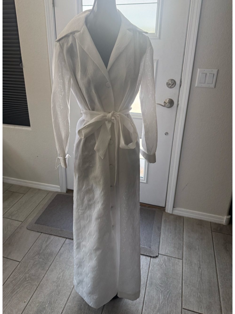Vintage Bergdorf Goodman White Jacquard Belted Maxi Robe Coat Dress | Size M/L